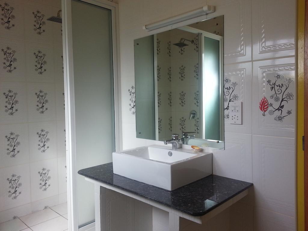 Zanboza Guesthouse Диг Стая снимка